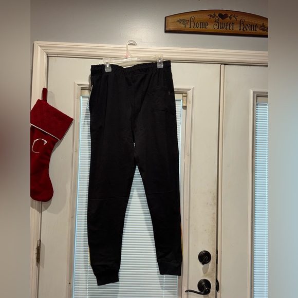 Navy Yard Men’s Sweatpants - Picture 2 of 3